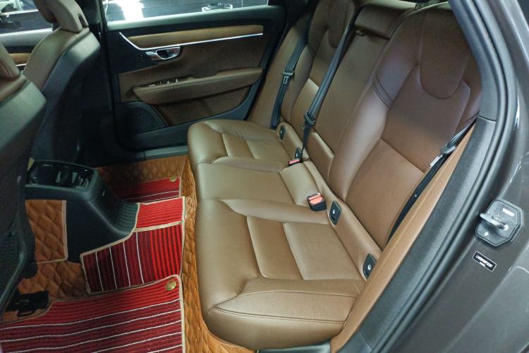 Used Volvo S90 New Energy 2022 T8 eDrive Hybrid Luxury Edition Left Rear Seat