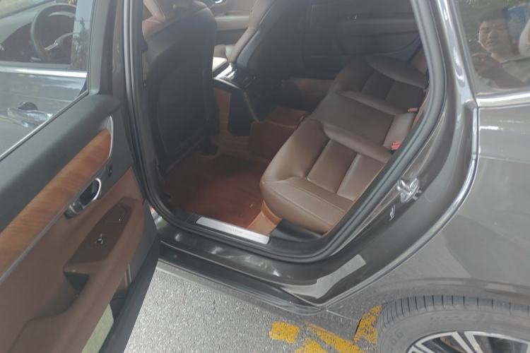 Used Volvo S90 New Energy 2022 T8 eDrive Hybrid Luxury Edition Left Rear Seat