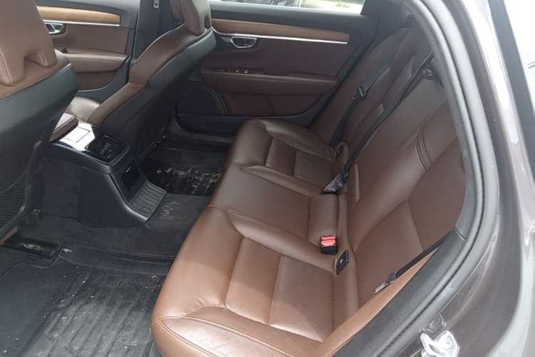 Used Volvo S90 New Energy 2022 T8 eDrive Hybrid Luxury Edition Left Rear Seat