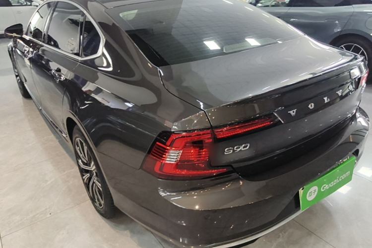 Used Volvo S90 New Energy 2022 T8 eDrive Hybrid Luxury Edition Rear Left 45 Deg