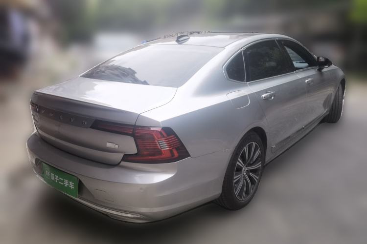 Used Volvo S90 New Energy 2022 Restyled T8 E-Drive Hybrid Zhiyi Luxury Edition Rear Right 45 Deg
