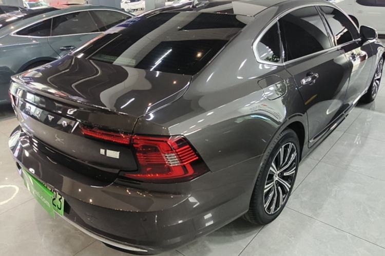 Used Volvo S90 New Energy 2022 T8 eDrive Hybrid Luxury Edition Rear Right 45 Deg