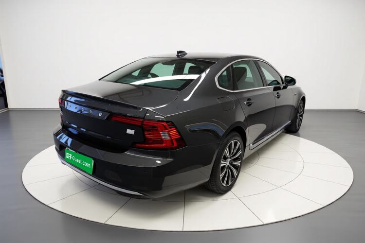 Used Volvo S90 New Energy 2022 T8 eDrive Hybrid Luxury Edition Rear Right 45 Deg