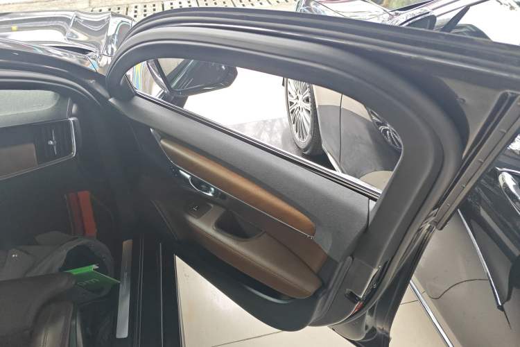 Used Volvo S90 New Energy 2022 Restyled T8 E-Drive Hybrid Zhiyi Luxury Edition Right Front Door Interior