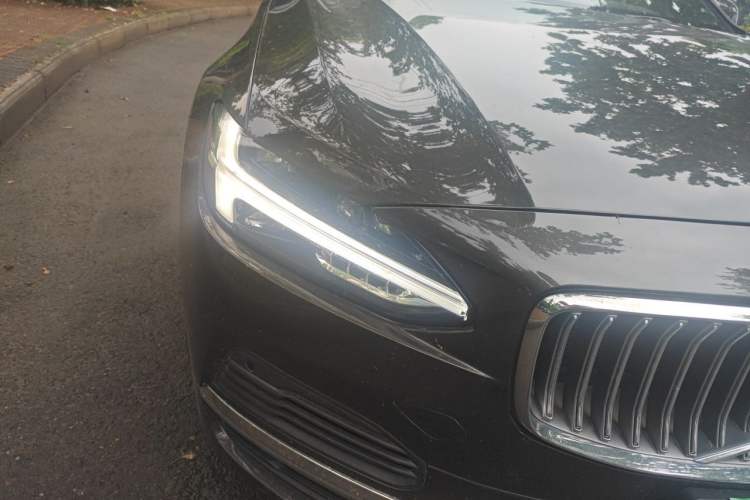 Used Volvo S90 New Energy 2022 T8 eDrive Hybrid Luxury Edition Right Front Headlight