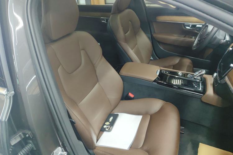 Used Volvo S90 New Energy 2022 T8 eDrive Hybrid Luxury Edition Right Front Seat