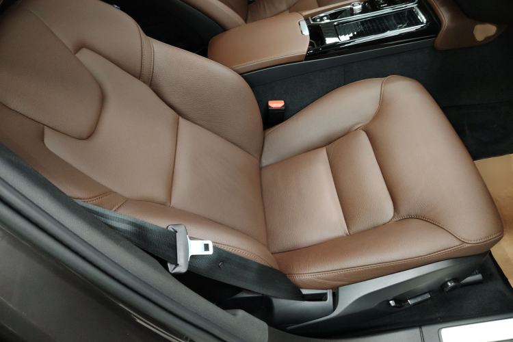Used Volvo S90 New Energy 2022 T8 eDrive Hybrid Luxury Edition Right Front Seat