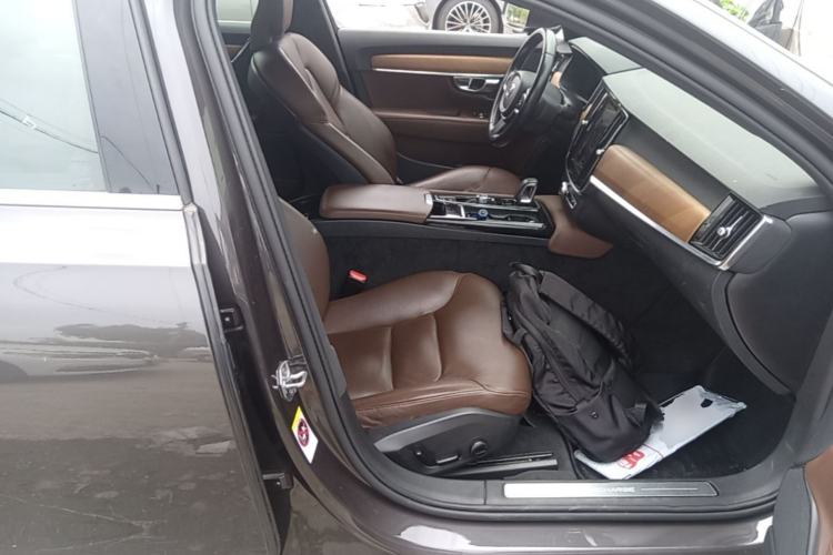 Used Volvo S90 New Energy 2022 T8 eDrive Hybrid Luxury Edition Right Front Seat