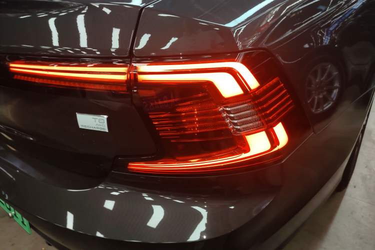 Used Volvo S90 New Energy 2022 T8 eDrive Hybrid Luxury Edition Right Rear Taillight