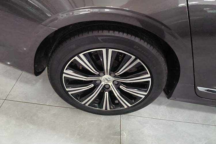 Used Volvo S90 New Energy 2022 T8 eDrive Hybrid Luxury Edition Right Rear Wheel Hub