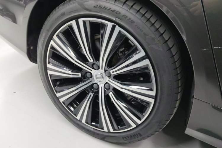Used Volvo S90 New Energy 2022 Facelift T8 E-Drive Hybrid Intelligent Luxury Edition Right Rear Wheel Hub