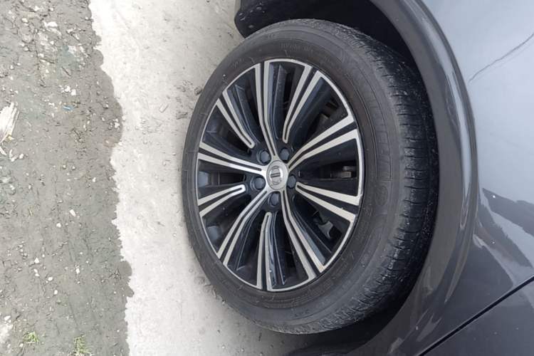 Used Volvo S90 New Energy 2022 T8 eDrive Hybrid Luxury Edition Right Rear Wheel Hub
