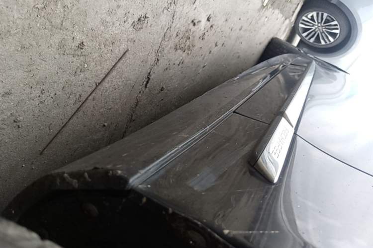 Used Volvo S90 New Energy 2022 T8 eDrive Hybrid Luxury Edition Right Side Sill