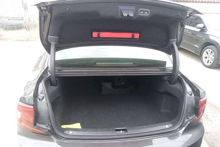 Used Volvo S90 New Energy 2022 T8 eDrive Hybrid Luxury Edition Trunk
