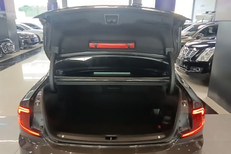 Used Volvo S90 New Energy 2022 T8 eDrive Hybrid Luxury Edition Trunk