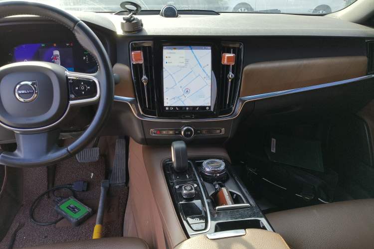 Used Volvo S90 New Energy 2022 T8 eDrive Hybrid Luxury Edition Audio And AC Panel