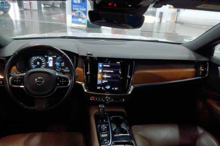 Used Volvo S90 New Energy 2022 T8 eDrive Hybrid Luxury Edition Center Console