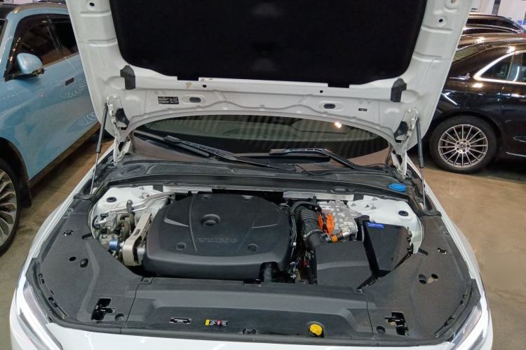 Used Volvo S90 New Energy 2022 T8 eDrive Hybrid Luxury Edition Engine Bay