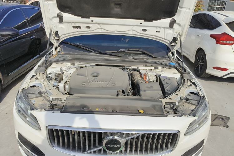 Used Volvo S90 New Energy 2022 T8 eDrive Hybrid Luxury Edition Engine Bay
