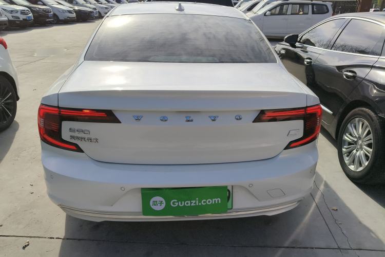 Used Volvo S90 New Energy 2022 T8 eDrive Hybrid Luxury Edition Exterior 4