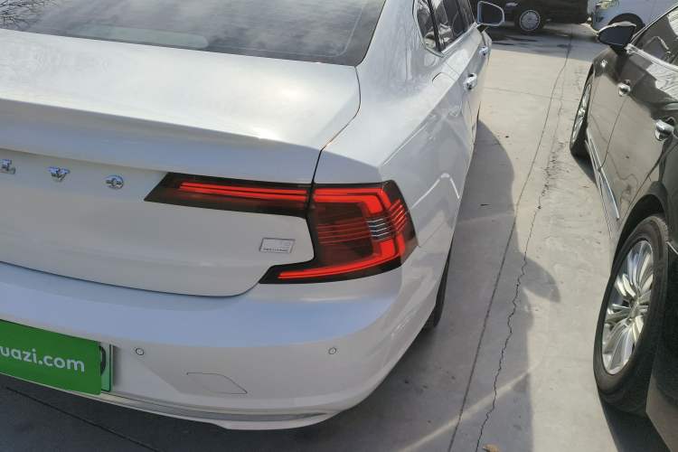 Used Volvo S90 New Energy 2022 T8 eDrive Hybrid Luxury Edition Exterior 6