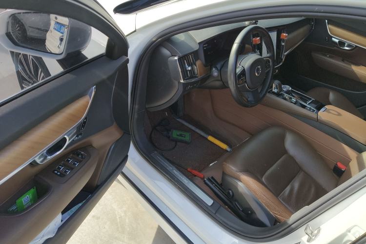 Used Volvo S90 New Energy 2022 T8 eDrive Hybrid Luxury Edition Interior 3