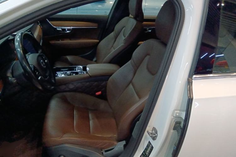 Used Volvo S90 New Energy 2022 T8 eDrive Hybrid Luxury Edition Left Front Seat