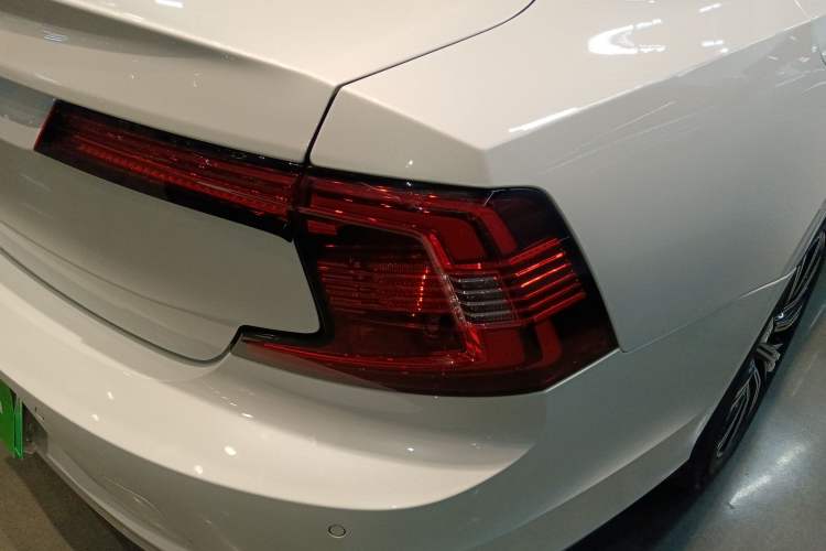 Used Volvo S90 New Energy 2022 T8 eDrive Hybrid Luxury Edition Right Rear Taillight