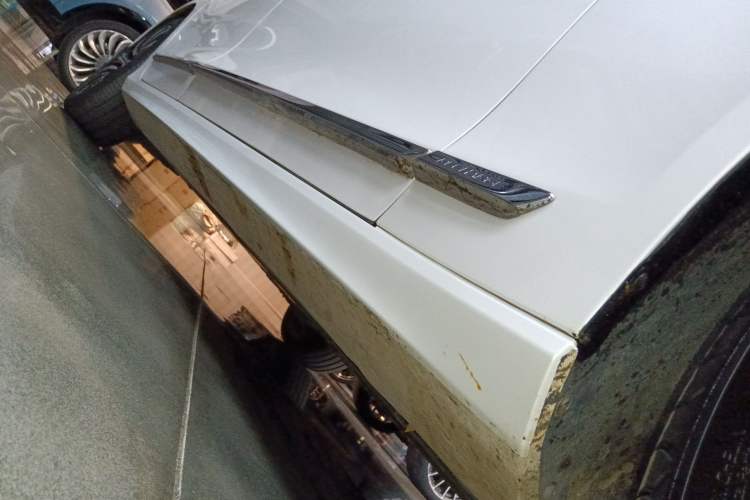Used Volvo S90 New Energy 2022 T8 eDrive Hybrid Luxury Edition Right Side Sill