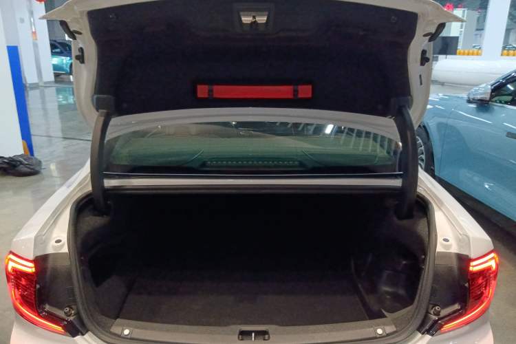 Used Volvo S90 New Energy 2022 T8 eDrive Hybrid Luxury Edition Trunk