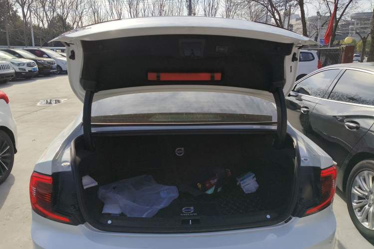 Used Volvo S90 New Energy 2022 T8 eDrive Hybrid Luxury Edition Trunk