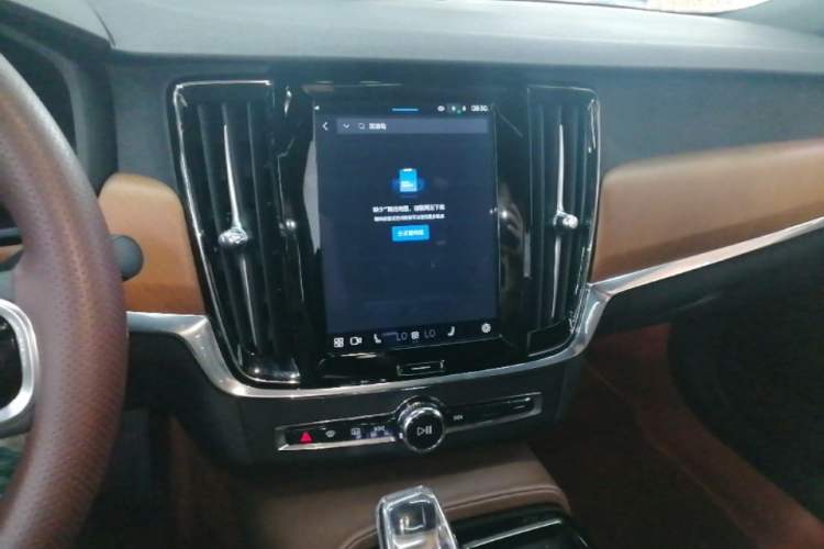 Used Volvo S90 New Energy 2023 T8 Plug-in Hybrid All-Wheel Drive Long-Range Zhiyi Luxury Edition Audio And AC Panel