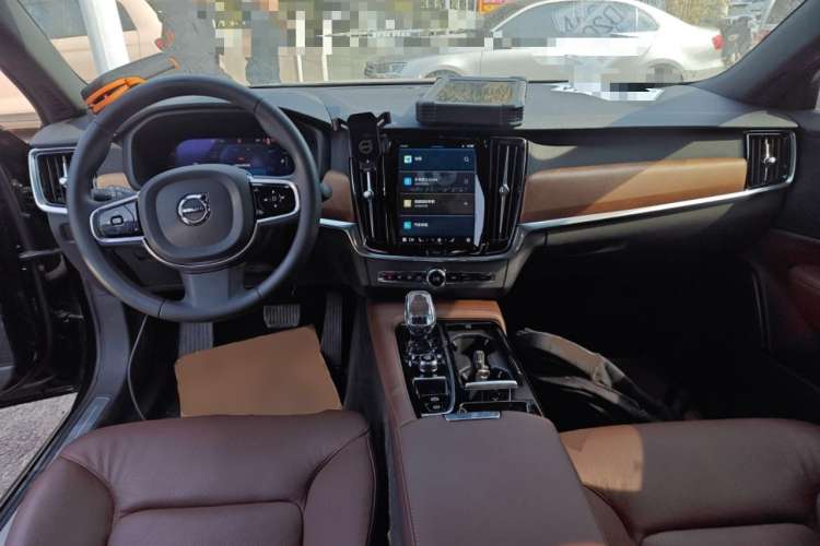 Used Volvo S90 New Energy 2023 T8 Plug-in Hybrid All-Wheel Drive Long-Range Zhiyi Luxury Edition Center Console