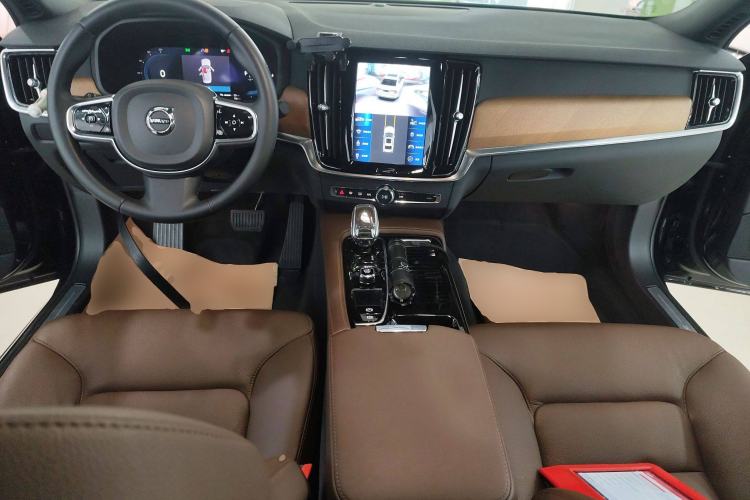 Used Volvo S90 New Energy 2023 T8 Plug-in Hybrid All-Wheel Drive Long-Range Zhiyi Luxury Edition Center Console