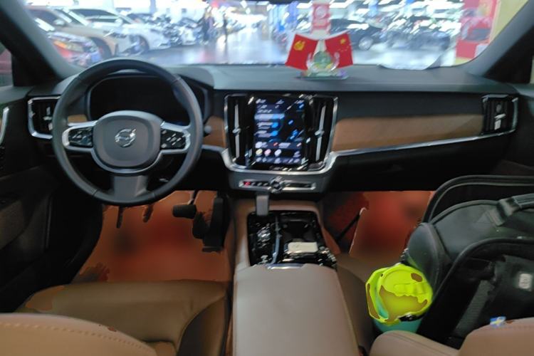 Used Volvo S90 New Energy 2023 T8 Plug-in Hybrid All-Wheel Drive Long-Range Zhiyi Luxury Edition Center Console