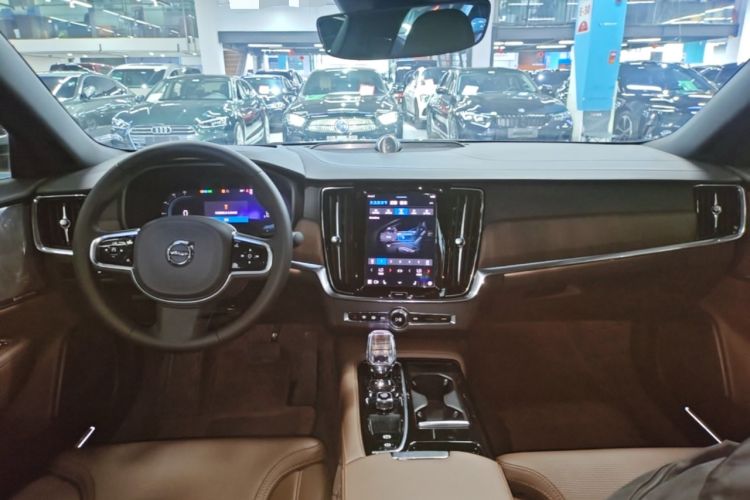 Used Volvo S90 New Energy 2023 T8 Plug-in Hybrid All-Wheel Drive Long-Range Luxury Edition Center Console