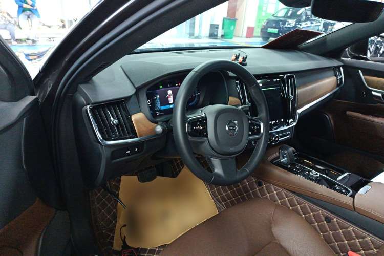Used Volvo S90 New Energy 2023 T8 Plug-in Hybrid All-Wheel Drive Long-Range Zhiyi Luxury Edition Center Console