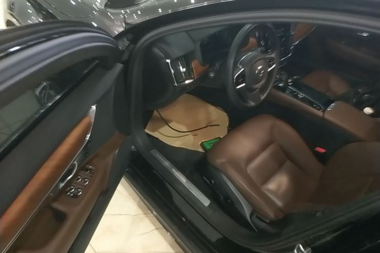 Used Volvo S90 New Energy 2023 T8 Plug-in Hybrid All-Wheel Drive Long-Range Zhiyi Luxury Edition Driver Seat
