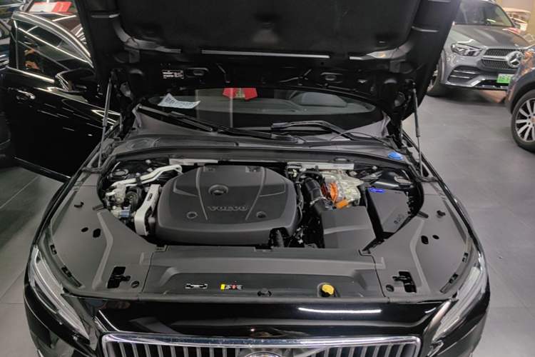 Used Volvo S90 New Energy 2023 T8 Plug-in Hybrid All-Wheel Drive Long-Range Zhiyi Luxury Edition Engine Bay