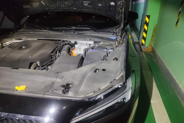 Used Volvo S90 New Energy 2023 T8 Plug-in Hybrid All-Wheel Drive Long-Range Zhiyi Luxury Edition Engine Bay Left