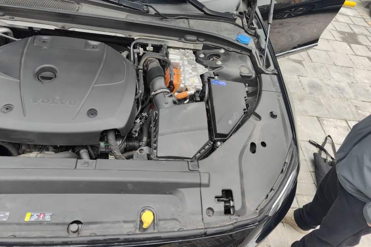 Used Volvo S90 New Energy 2023 T8 Plug-in Hybrid All-Wheel Drive Long-Range Zhiyi Luxury Edition Engine Bay Left