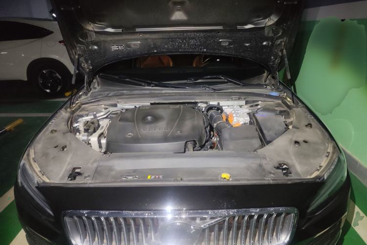 Used Volvo S90 New Energy 2023 T8 Plug-in Hybrid All-Wheel Drive Long-Range Zhiyi Luxury Edition Engine Bay