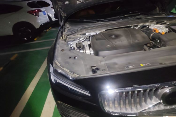 Used Volvo S90 New Energy 2023 T8 Plug-in Hybrid All-Wheel Drive Long-Range Zhiyi Luxury Edition Engine Bay Right
