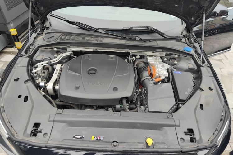 Used Volvo S90 New Energy 2023 T8 Plug-in Hybrid All-Wheel Drive Long-Range Zhiyi Luxury Edition Engine Bay