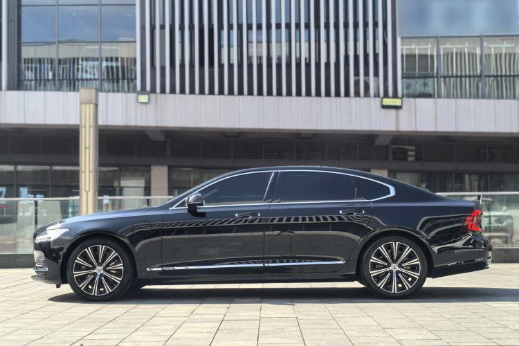 Used Volvo S90 New Energy 2023 T8 Plug-in Hybrid All-Wheel Drive Long-Range Luxury Edition Exterior 2