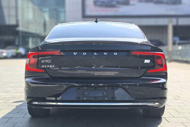 Used Volvo S90 New Energy 2023 T8 Plug-in Hybrid All-Wheel Drive Long-Range Luxury Edition Exterior 5