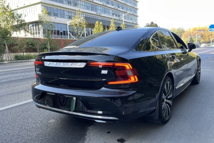 Used Volvo S90 New Energy 2023 T8 Plug-in Hybrid All-Wheel Drive Long-Range Luxury Edition Exterior 5