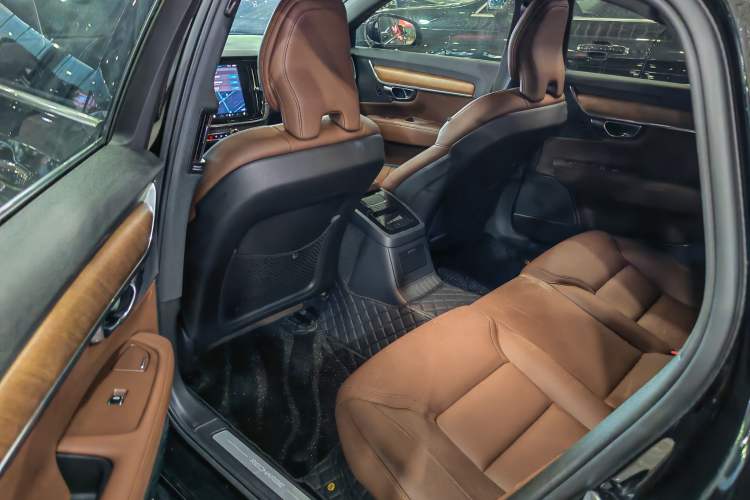 Used Volvo S90 New Energy 2023 T8 Plug-in Hybrid All-Wheel Drive Long-Range Zhiyi Luxury Edition Exterior 7