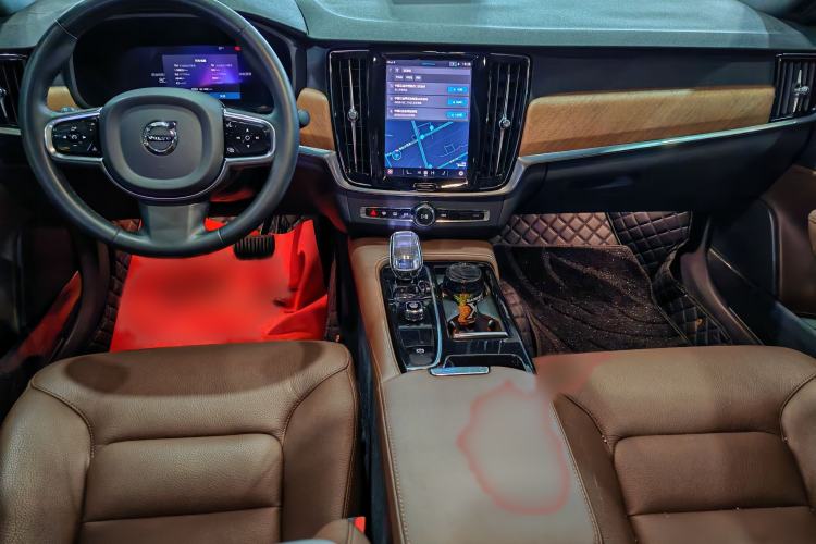 Used Volvo S90 New Energy 2023 T8 Plug-in Hybrid All-Wheel Drive Long-Range Zhiyi Luxury Edition Exterior 8