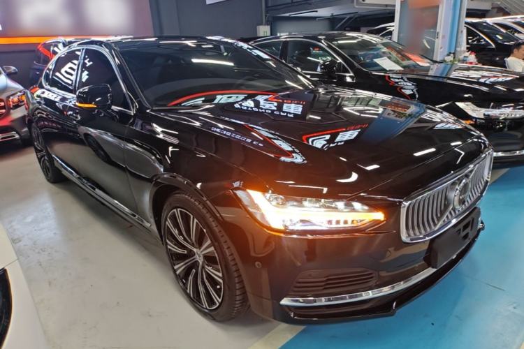 Used Volvo S90 New Energy 2023 T8 Plug-in Hybrid All-Wheel Drive Long-Range Luxury Edition Front Right 45 Deg